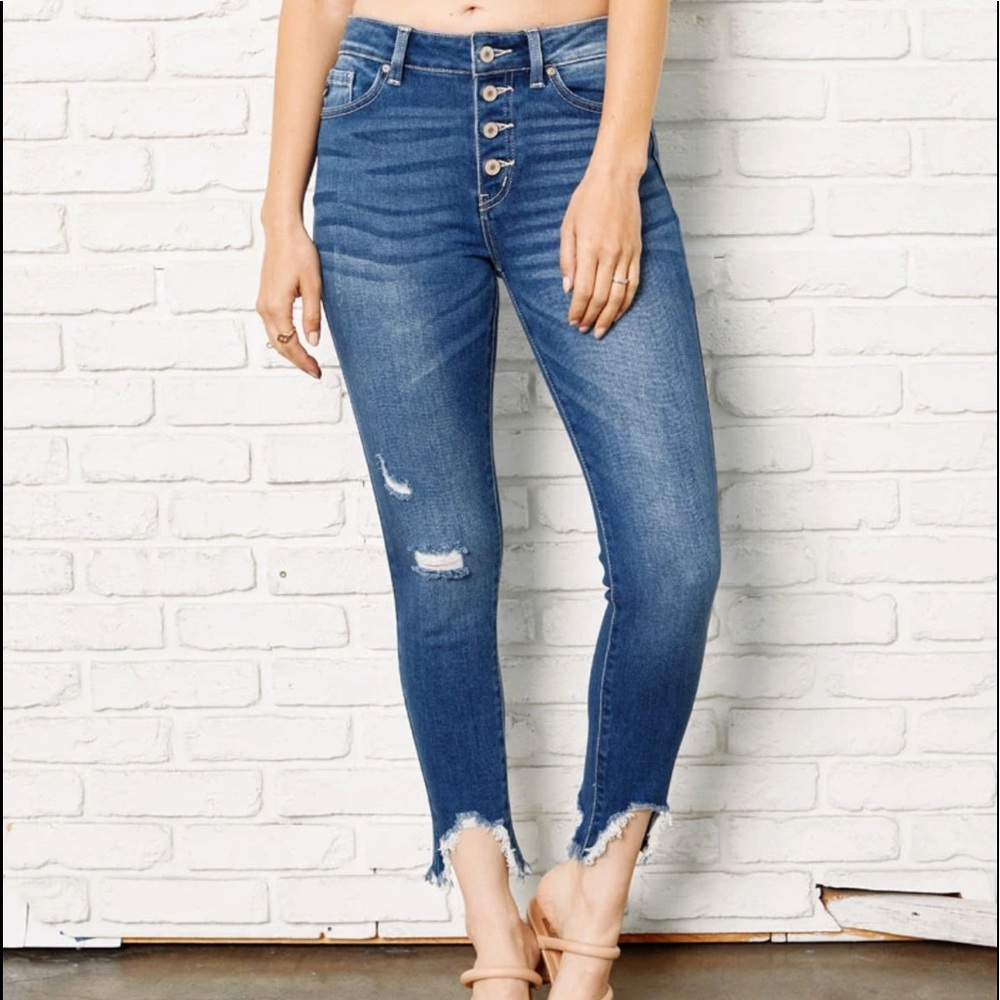 KanCan jeans Size 7/27 style “Dempsey” (#KC9183D)